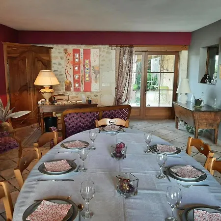 Vakantiehuis Champniers, 4 Pieces, 10 Personnes - Fr-1-653-141 *