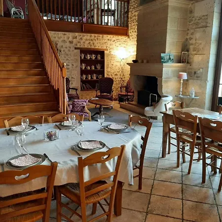 Champniers, 4 Pieces, 10 Personnes - Fr-1-653-141 Vakantiehuis Champniers (Charente)